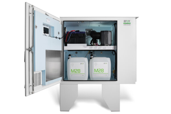 EFOY Brennstoffzelle mit Batterien im Gehäuse